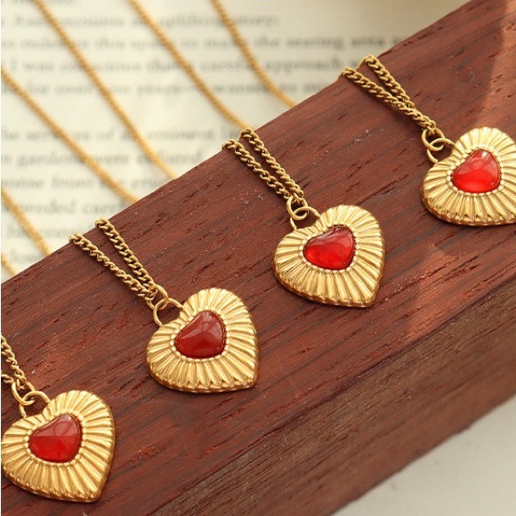 18K Gold Plated Heart Necklace*Dainty Necklace* - Picture 4 of 5